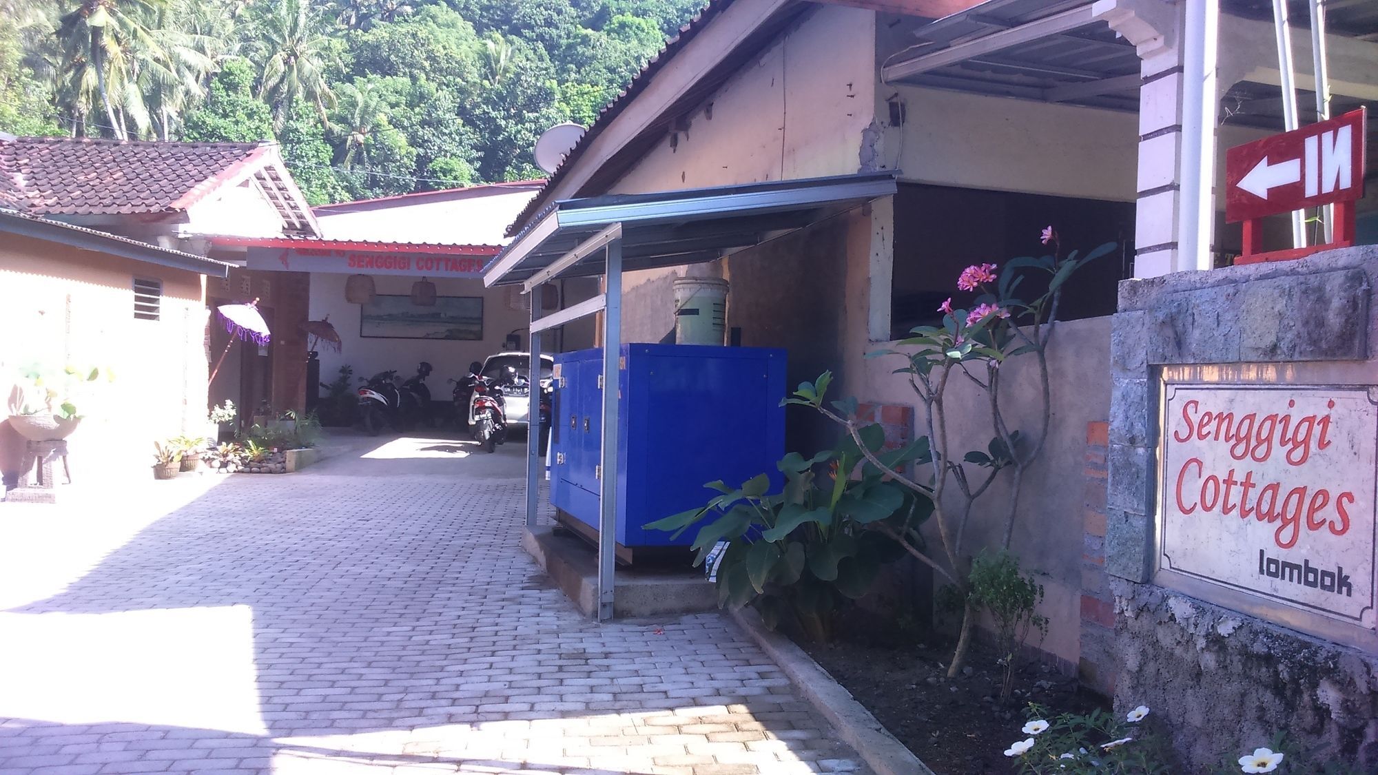 Senggigi Cottages Lombok Exterior photo